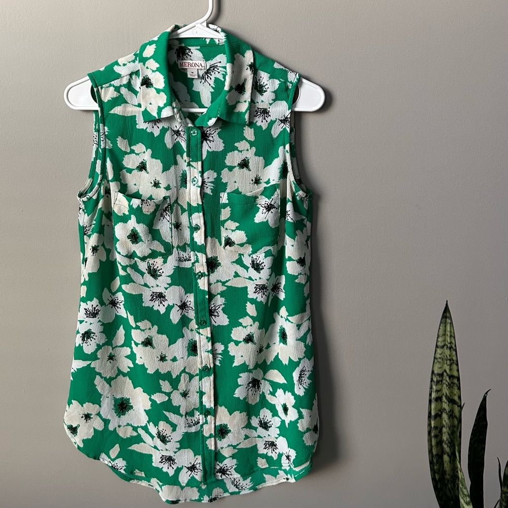 Merona Sleeveless Green Floral Blouse.